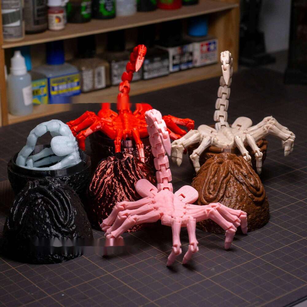3D Printed Face-Hing Bug Alien One-Piece Joint Movable Children's Toy Gift Car Ornament Decoration Scene