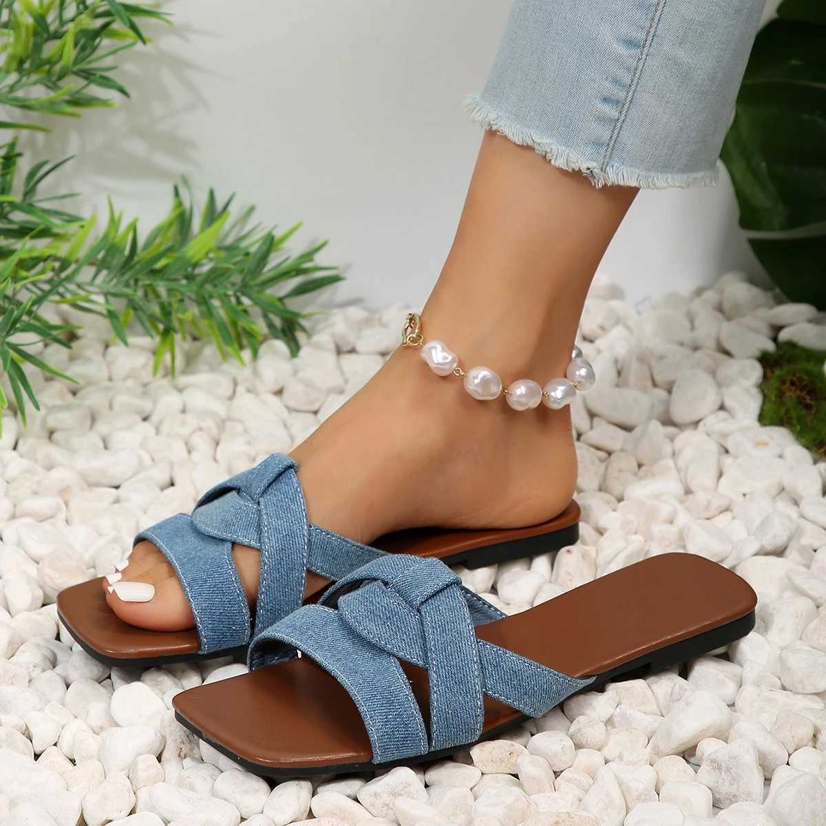 New Summer Fashion Slippers Women Sexy Flat Sandals Casual Ladies Sand Beach Slippers Elegant Fish Mouth Slippers Plus Size 42 W250704