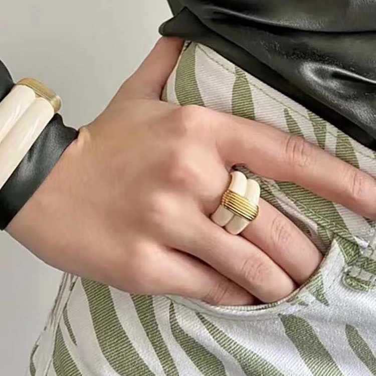 France Retro Black Gold White Wide Ring Women Europe Designer Jewelry Party Trend Y250704