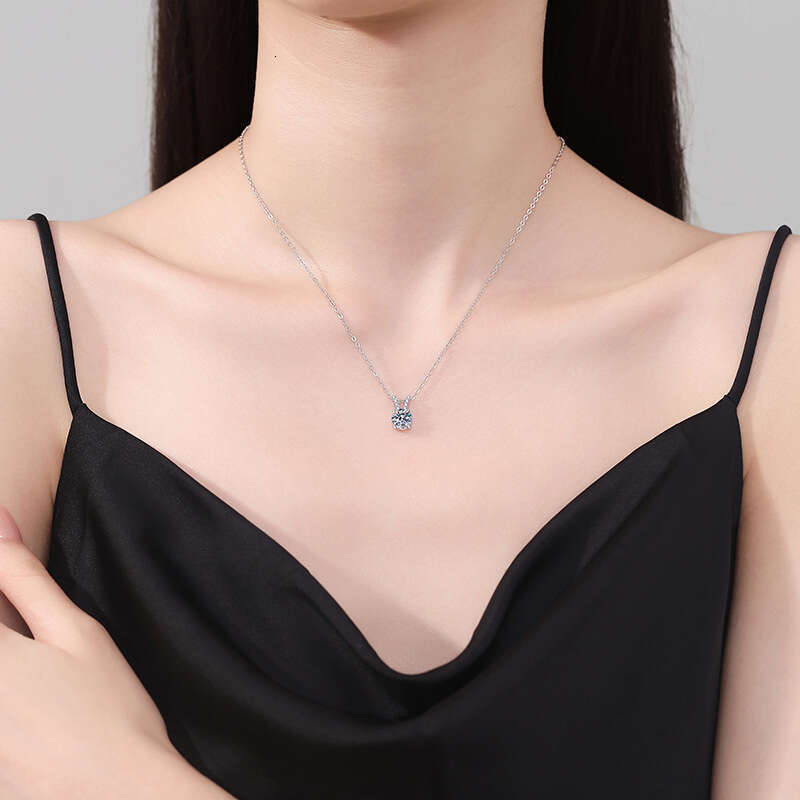 S925 Pure S925ier Four-Claw S925imple Rabbit Ear Pendant 1 caratS925 MoiS925S925anite Necklace 9e8
