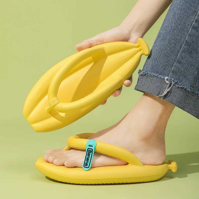 Banana Design Flip Flops for Women Men Summer Novelty Slippers Thick Sole Platform Non-Slip Sandals Bathroom Couple Shoes W250704