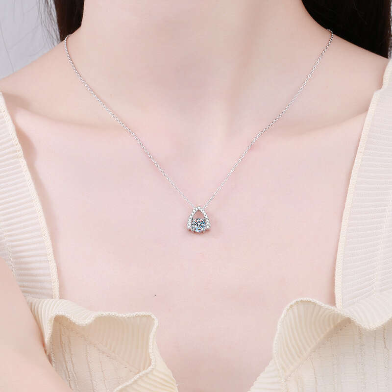 Live Chain S925 Pure S925ier Full Inlaid Heart Iron Tower Plated PT950 MoiS925S925anite Dia Necklace for Women 094