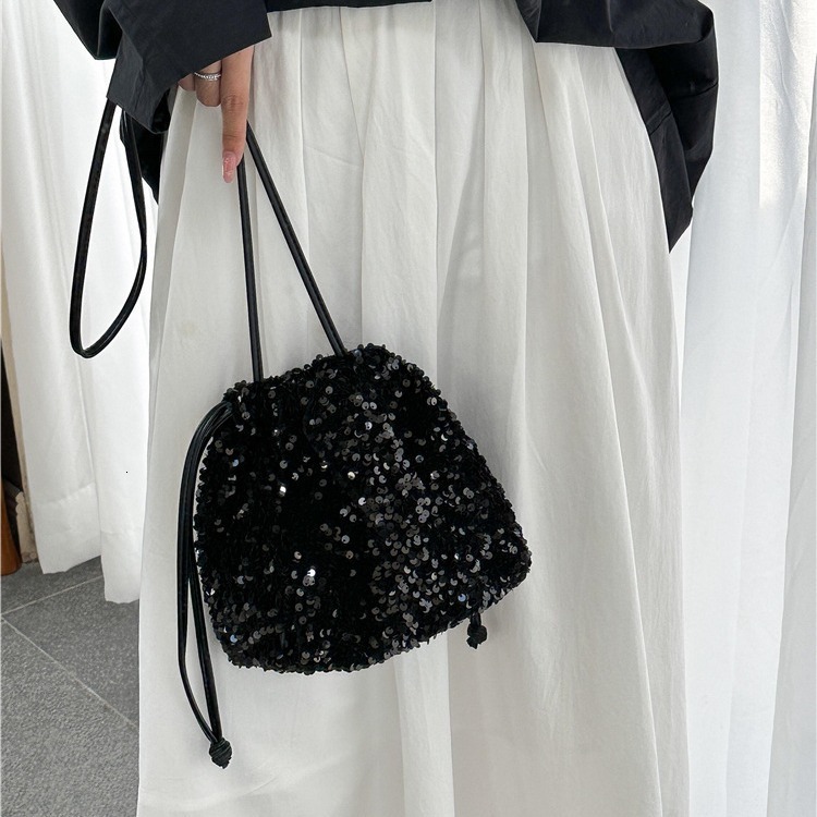 Free Shipping Designer Ladies' Hand-held Bucket Bag, High-end Drawstring Pleated Shoulder Bag, Fashionable European And American Style Colorful S