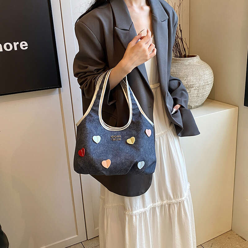Korean Style Fashion Bag for Women 2025 Summer New Niche Design High-Quality Cute Casual Versatile Handbag