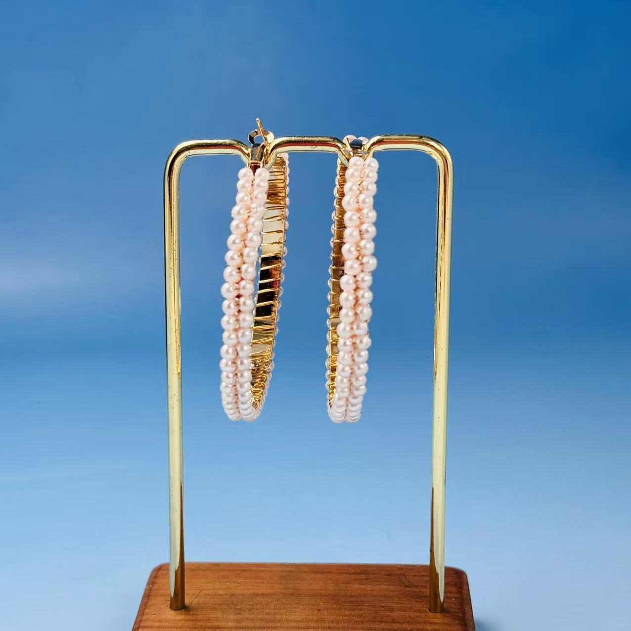 Design Round Spiral Pearl Hoop Exaggerated Elegant Versatile Fashion Rice Bead Circle Earrings for Women