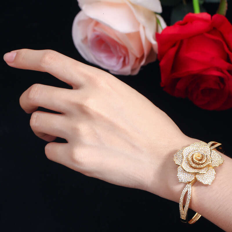 Trendy Jewelry for Women Fashion Creative Flower Bracelet Super Shiny Full Dia Zircon Bangle Hot Sale