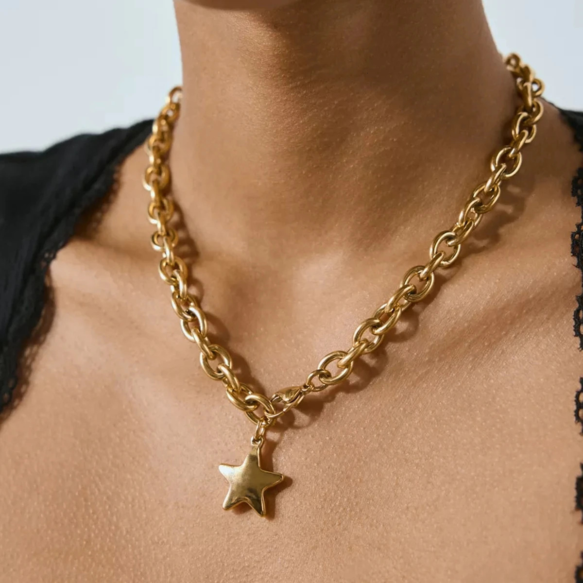 Youthway Minimalist Versatile 18K Gold Plated Stainless Steel Geometric Star Pendant Necklace Waterproof Women Jewelry Daily 250701