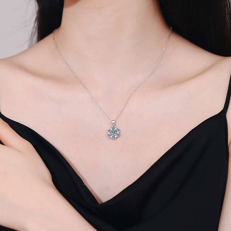 Live S925ier Collarbone Chain Romantic S925nowflake D Color 1 caratS925 MoiS925S925anite Necklace 8c3
