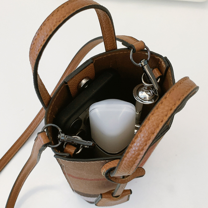 Free Shipping Designer Bag High-end Niche Plaid Vintage Bag For Women 2025 New Fashion Handbag Shoulder Bag Crossbody Phone Bag