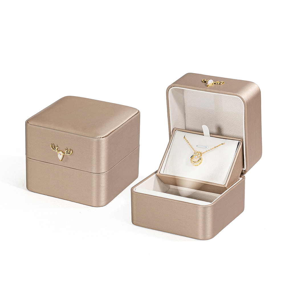 Double Opening Beaded Decorative Treasure Case Featuring a Romantic LED Illuminated Deer Pattern