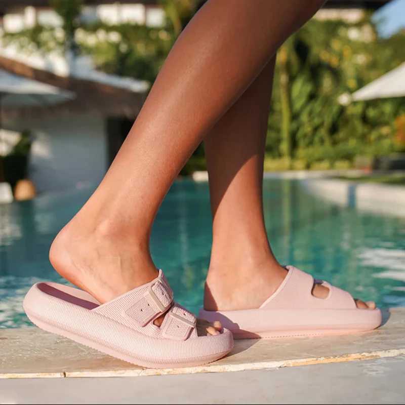 Cushion Sandals Women Men Cloud Soft Sole Slides Platform Slippers Eva Outdoor Sandals Non-slip Home Mens Slippers Flip Flops W250704
