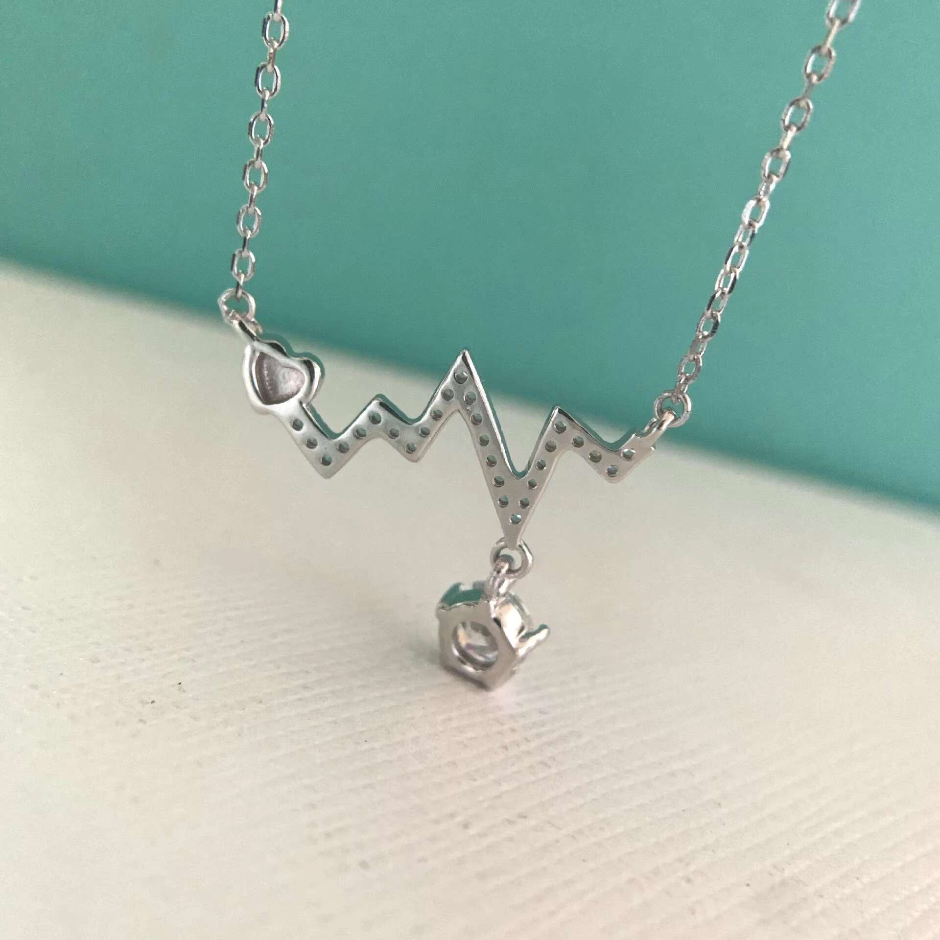 Romantic Delicate 0.5CT Moissanite Heartbeat Pendant High Quality S925 Sterling Silver Necklace Dazzling Jewelry