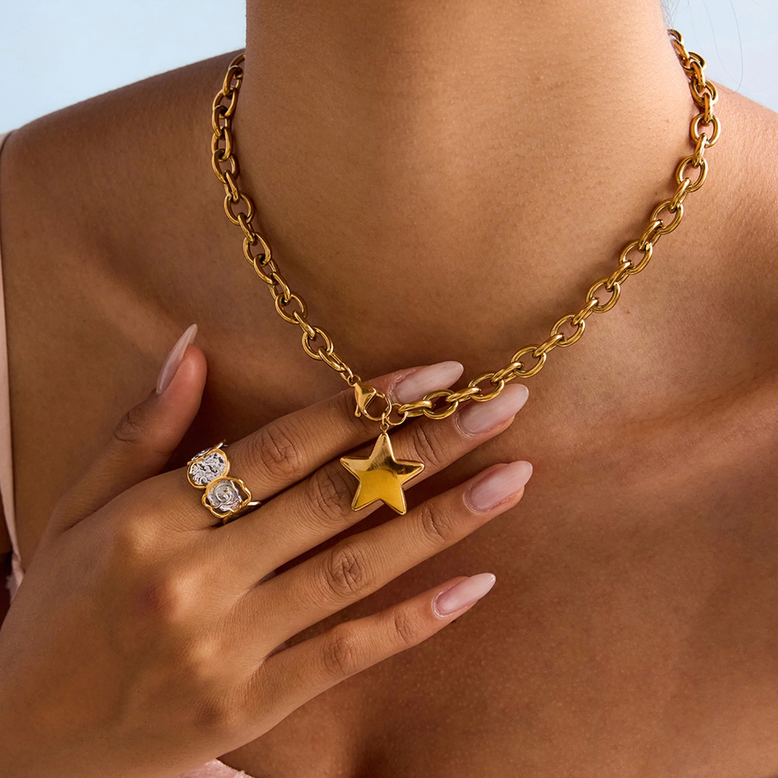 Youthway Minimalist Versatile 18K Gold Plated Stainless Steel Geometric Star Pendant Necklace Waterproof Women Jewelry Daily 250701