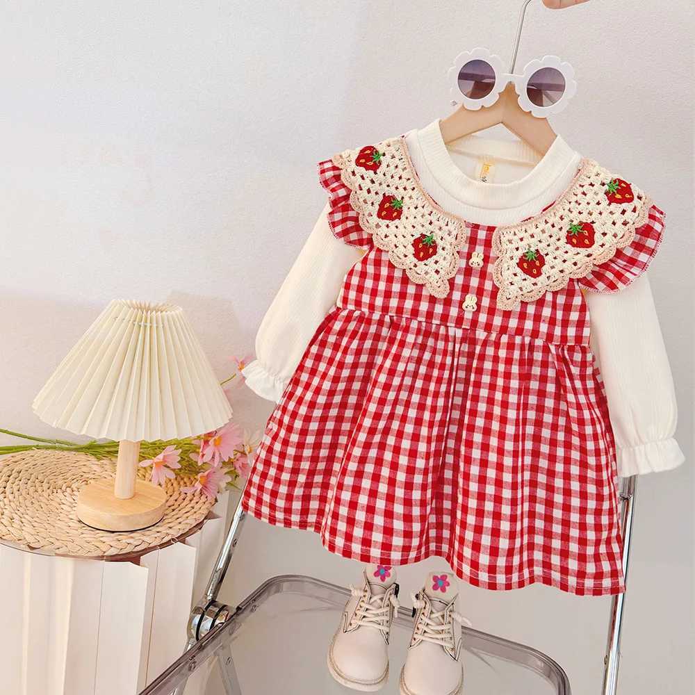 Girls Red Plaid Dress Cute Strberry Collar Long Sle Princess Autumn Spring Children Clothes Birthday Par Dresses R250704