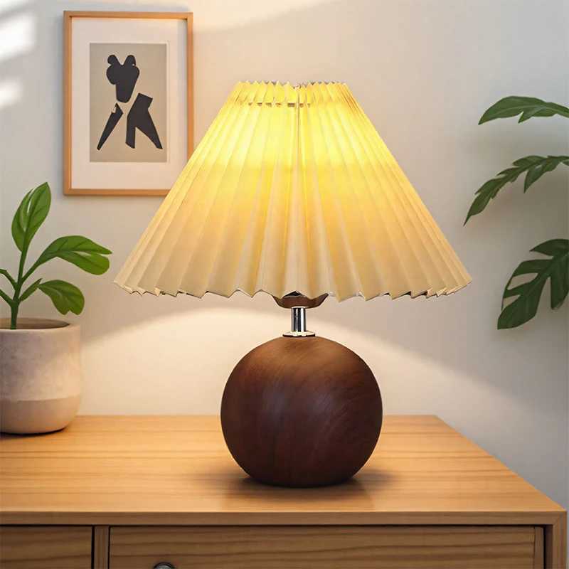Nordic Pleated US/EU Iron Art LED Table Lamp Fabric Tricolor Light for Living Room Home Bedroom Decoration Ambient Night Light XJ250703