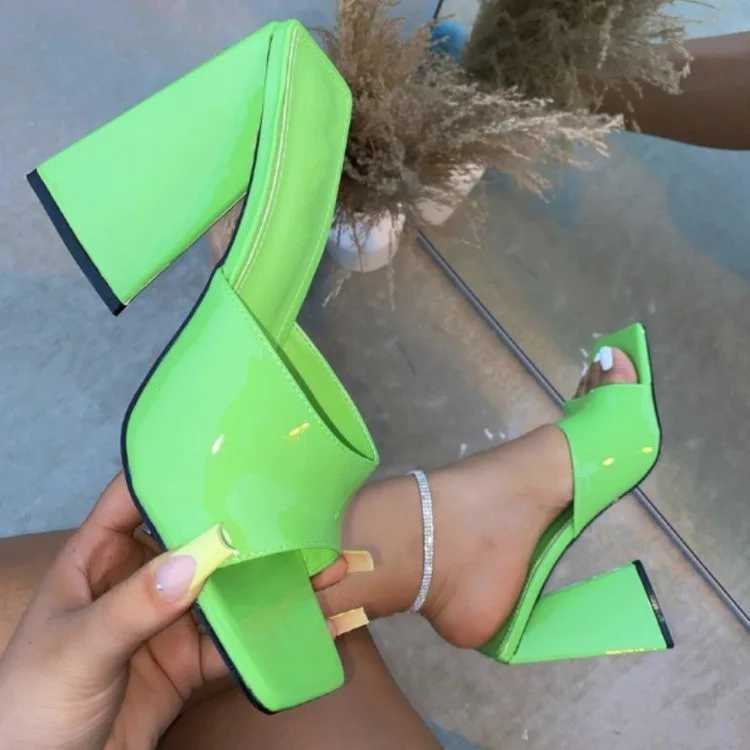 Summer Women Shoes New Square Head Thick High-Heeled Outer Slippers Female High-Heeled Beach Sandals Banquet Ms Slippers W250704