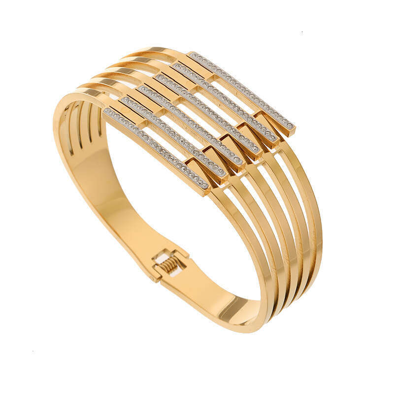 Hot Luxury Jewelry Designer Bracelet Titanium Steel Electroplating 18k Gold Shining Non Fading Hollow out Multiple Rows of Diamond Set Fashion OL Dail