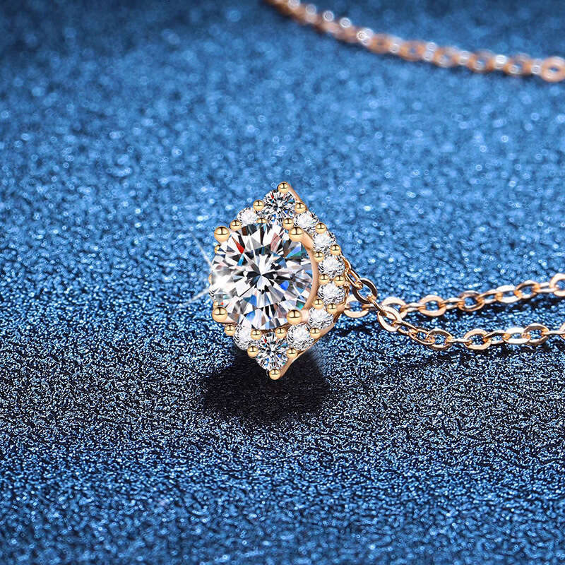 Weizi S925 Pure S925ier Pendant Women Rugby 1 caratS925 D Color MoiS925S925anite Necklace 4e8
