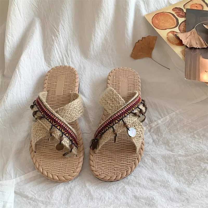 Womens Flat Bottom Fashion One Word Slippers Womens Shoes Comfort Summer Outdoor Beach Luxury Sandals Women Designers W250704