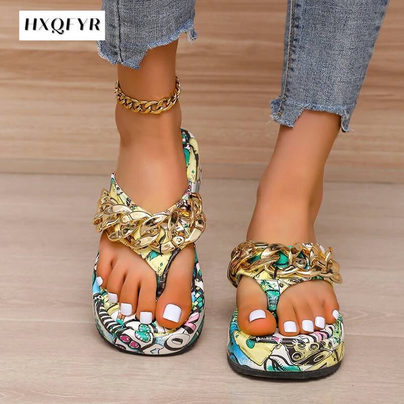 2025 New Summer Women's Latest Fashion Chain Flip flops Sandals and Slippers Designer Women's Shoes Flat Shoes Casual Flat Shoes Slippers