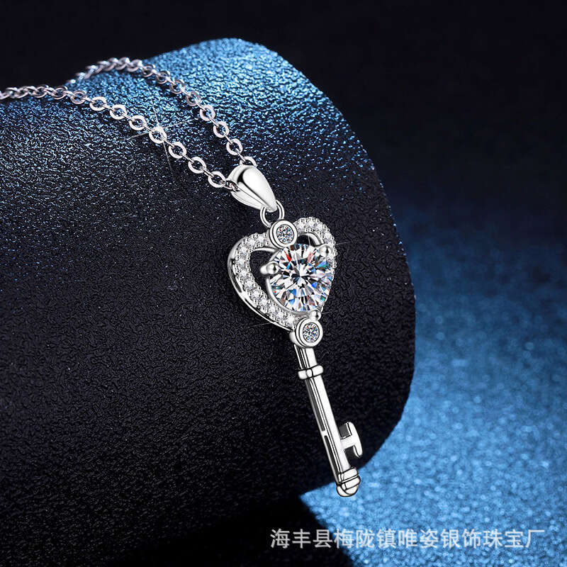 S925 Pure S925ier T Family Heart Key Pendant 1 caratS925 MoiS925S925anite Necklace c4a