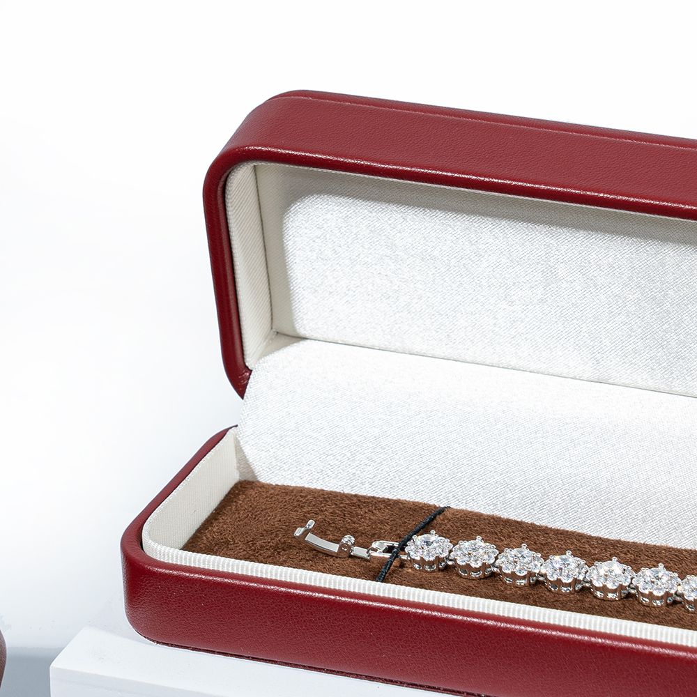 Elegant Diamond Case for Precious Pieces Fully Tailored Interior and Exterior Finishes