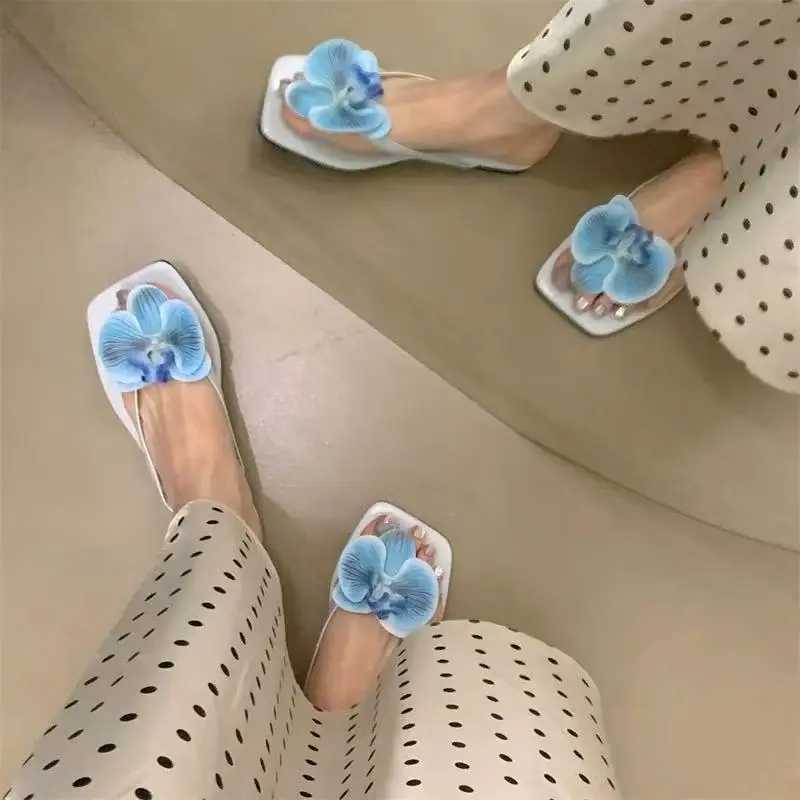 Flowers Women Flat Shoes Clip Toes Casual Stylish Comfortable Womens Sandals Summer 2025 Beach Slippers Outdoor Walking Slipper W250704