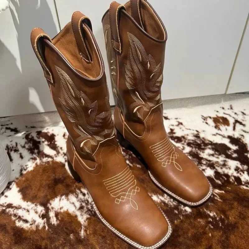 Fall Women Mid-calf Boots 2025 Vintage Leather-covered Brown Western Cowboy Boots Embroidered Chunky Heel Thigh-high Knight Boot Z250704