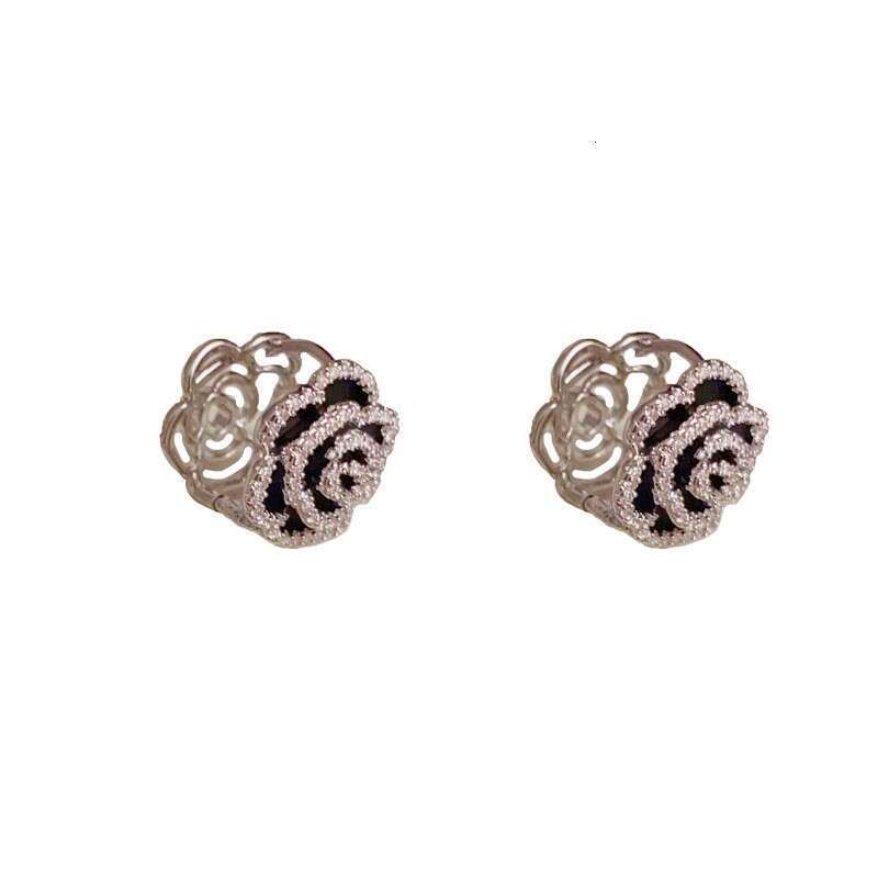 DHcollections Fashionable High-End Double-Sided Camellia Earrings for Women, Exquisite and Elegant Design, Niche Personality Trendy Ear Accessories
