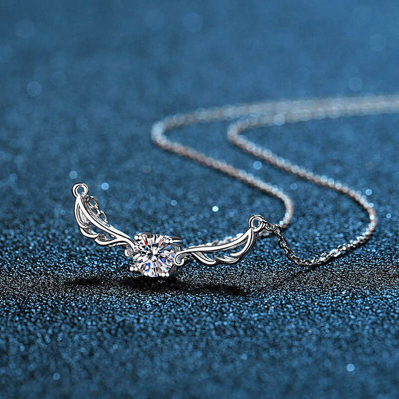 Clavicle Chain for Women S925 S925ier Angel WingS925 Necklace VerS925atile MoiS925S925anite One caratS925 Pendant b01