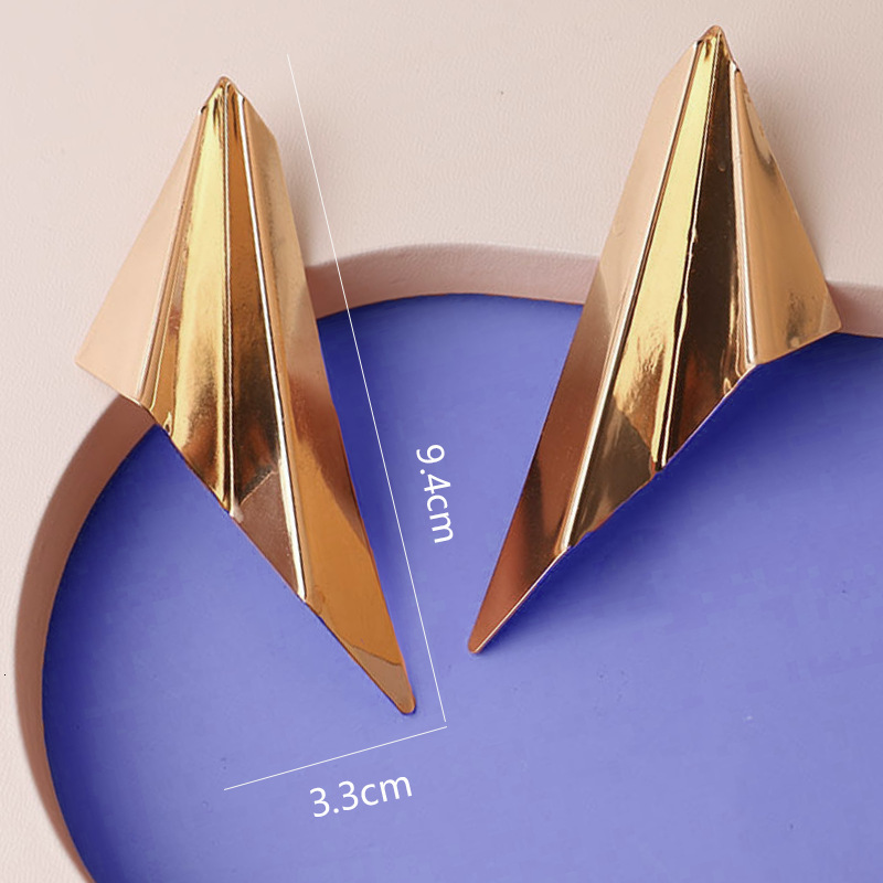 Niche High-End Fashion Geometric Design Suitable for Women's Daily Wear and Parties Elegant Earrings