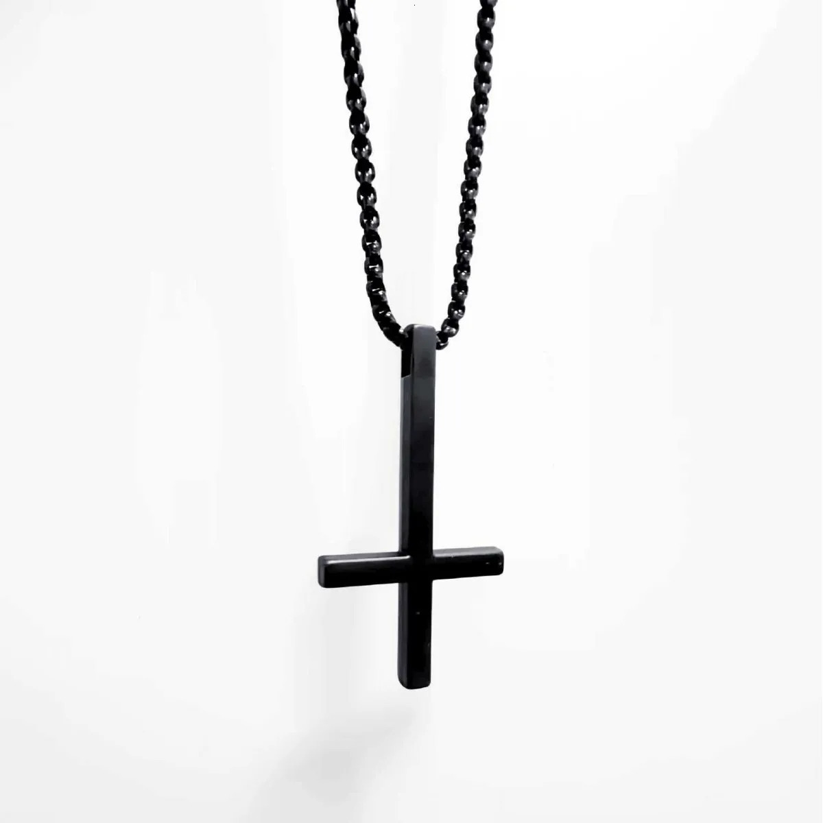 Inverted cross necklacepunk jewelrystainles steelgold ColorminimalisthippieGothic accessoryY2kcross Choker For Women Man 250701