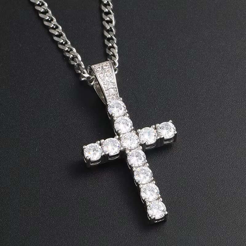 Wholesale Fashion Iced Out Moissanite/Zircon Cross Pendant for Necklaces