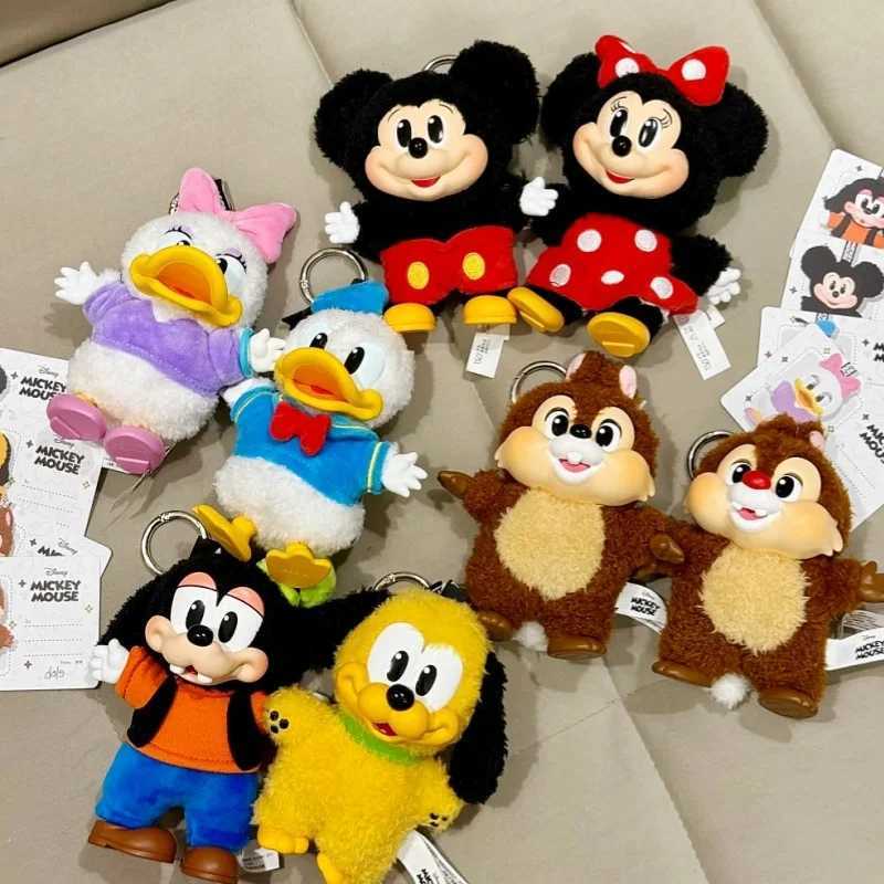 Disney New Genuine Disney Mickey Family Cute Together Keychain Series Blind Box Mickey Minnie Donald Duck Chip Dale Suprise Box Gift Z250703