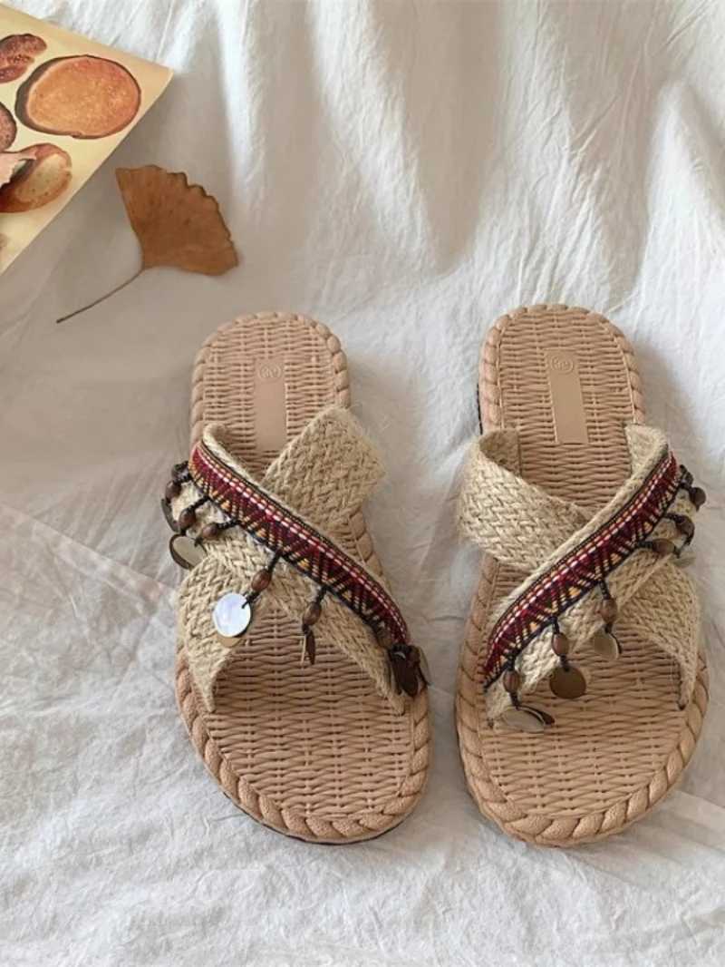 Womens Flat Bottom Fashion One Word Slippers Womens Shoes Comfort Summer Outdoor Beach Luxury Sandals Women Designers W250704