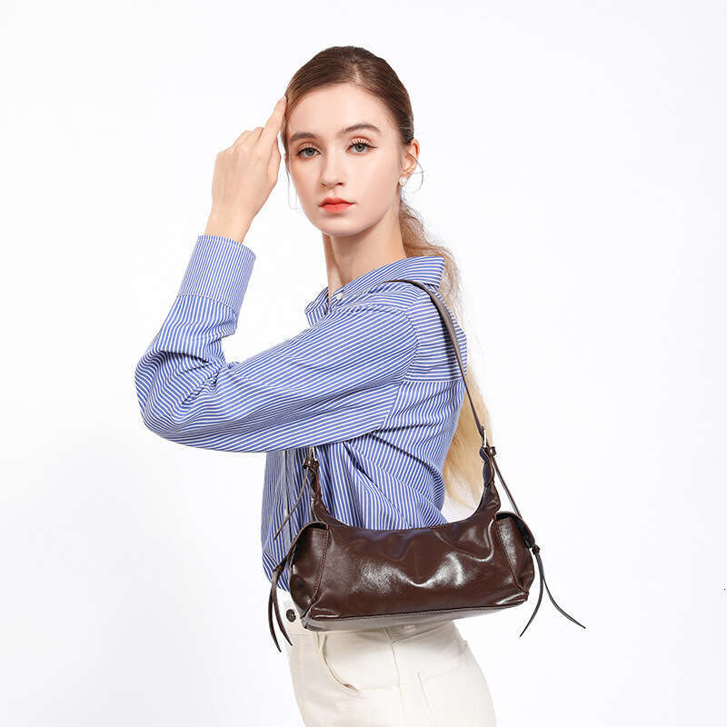 High-Quality Red Soft Leather Commuter Shoulder for Women 2025 New Fashionable Hot Girl Style Motorcycle Underarm Bag