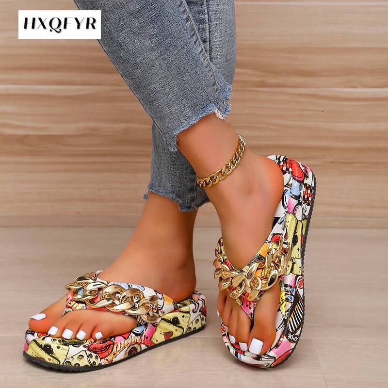 2025 New Summer Women's Latest Fashion Chain Flip flops Sandals and Slippers Designer Women's Shoes Flat Shoes Casual Flat Shoes Slippers