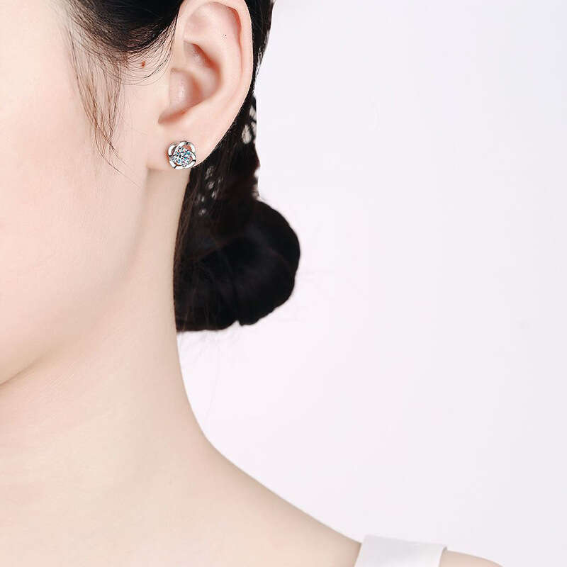 S925 Pure S925ier Four-Leaf Clover S925ame S925tyle EarringS925 50 PointS925 MoiS925S925anite S925tudS925 Women c1f