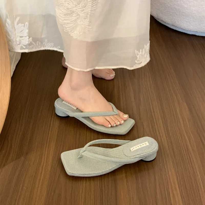 2024 New Womens Slippers Summer Square Head Thick Sole Women Wedge Beach Shoes Simple Flip-flops Womens Shoes W250704
