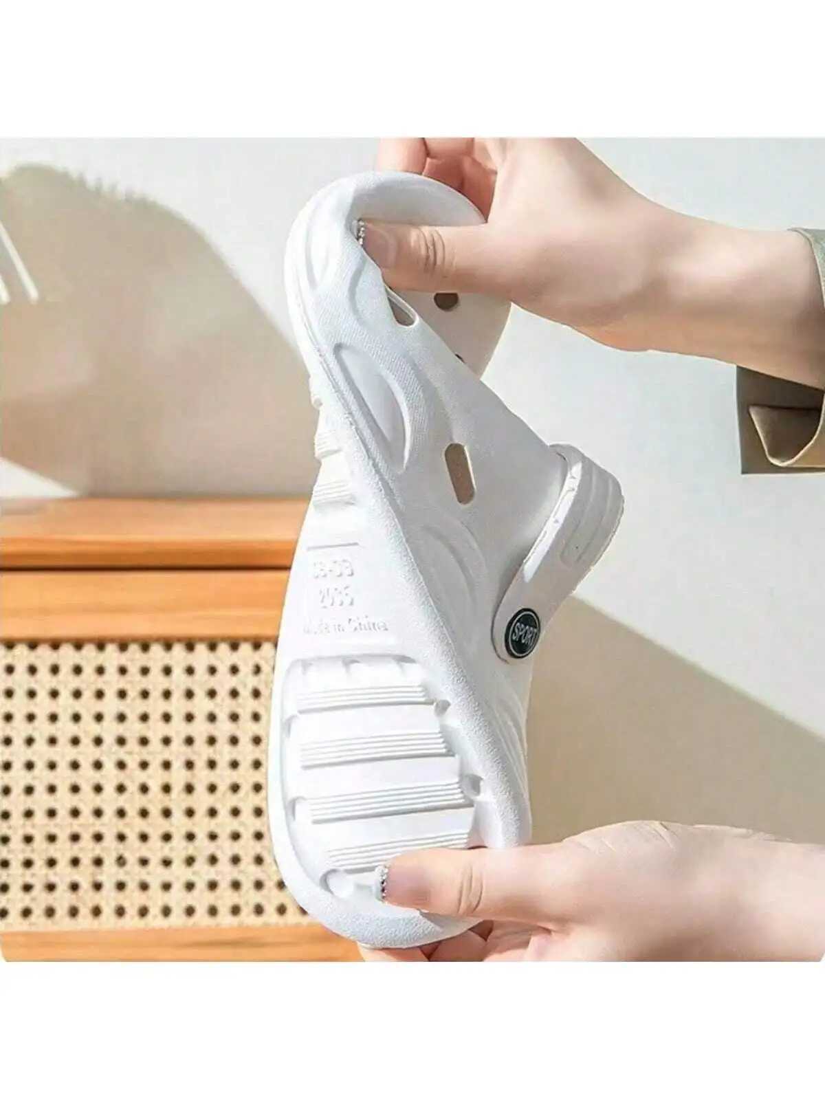 Summer Womens Clogs Casual and Versatile Garden Shoes Couples Environmentally Friendly Eva Slippers Dual-Use Beach Slippers XJ250704