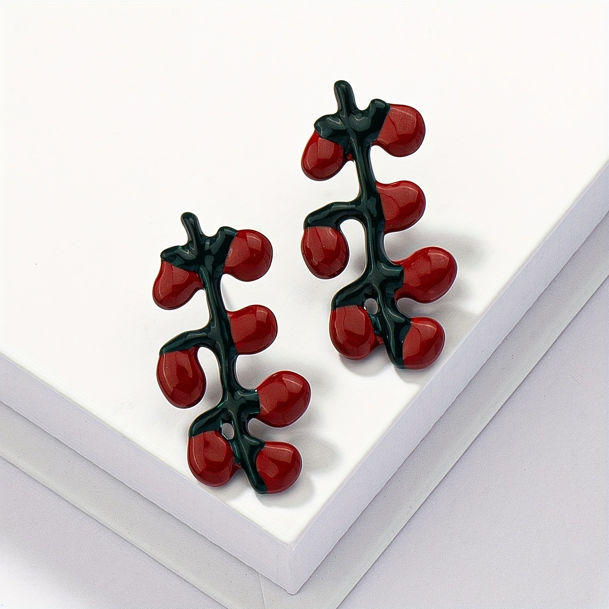 1 Pair Of Oil-Drip Red Cute Flowers Exquisite Small Elegant Fashion Trend