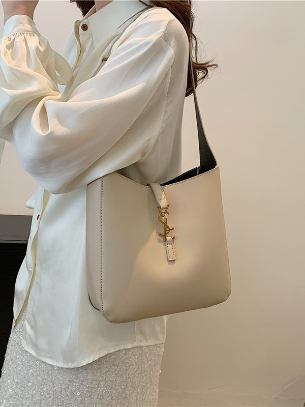 Designer Shoulder Bags for woman fashion casual soft bucket outdoor daily vintage classic Hot trend black white khaki Underarm bag