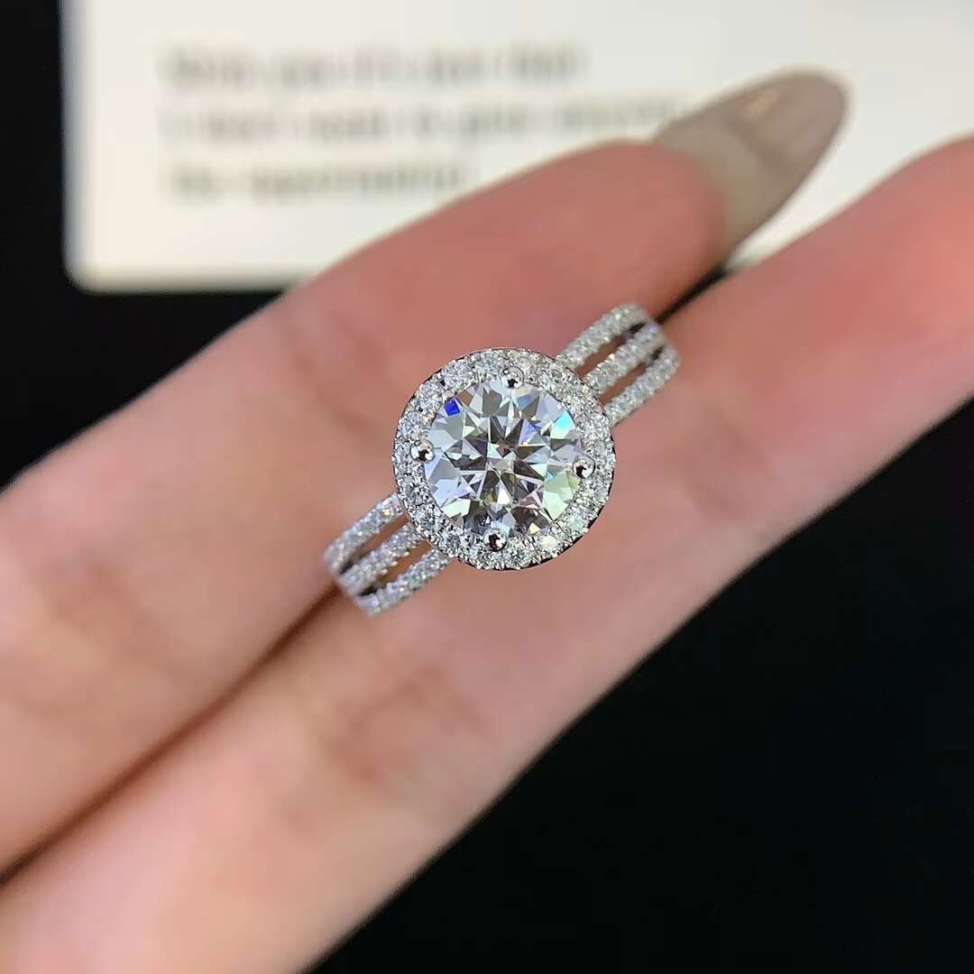 Custom 9K 10K 14K 18K White Gold Round Brilliant Cut Moissanite Wedding Engagement Ring Classic 1CT Halo Ring for Women