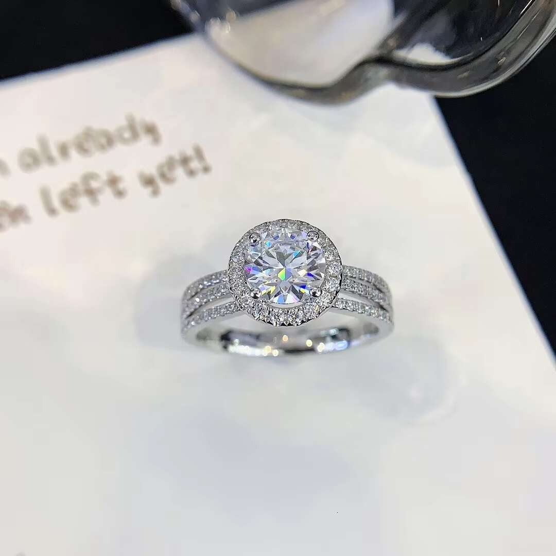 Custom 9K 10K 14K 18K White Gold Round Brilliant Cut Moissanite Wedding Engagement Ring Classic 1CT Halo Ring for Women