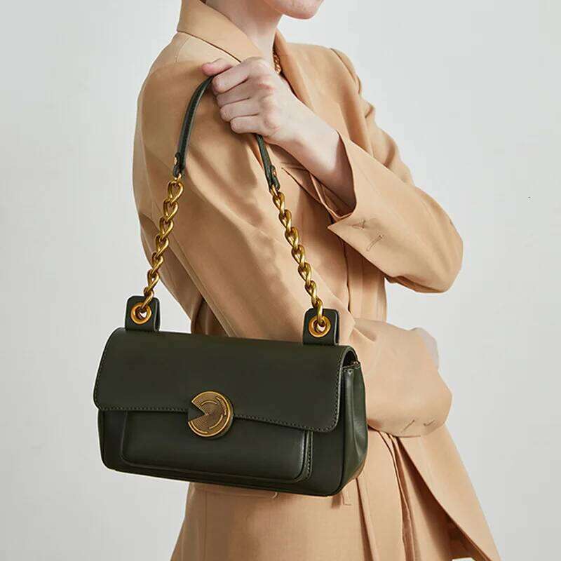 Designer Bags New2025 Fashion hot selling Underarm Small Square Bag High Quality Simple Chain Designer Shoulder Casual Fashion Retro Handbag For Women