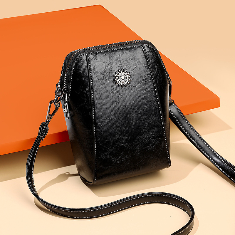 New Spring 2025 Designer Bag Trend Soft Luxury bag Leather Phone Bag for Women Crossbody Mini Bag Fashion Vertical Phone Holder Small Bag