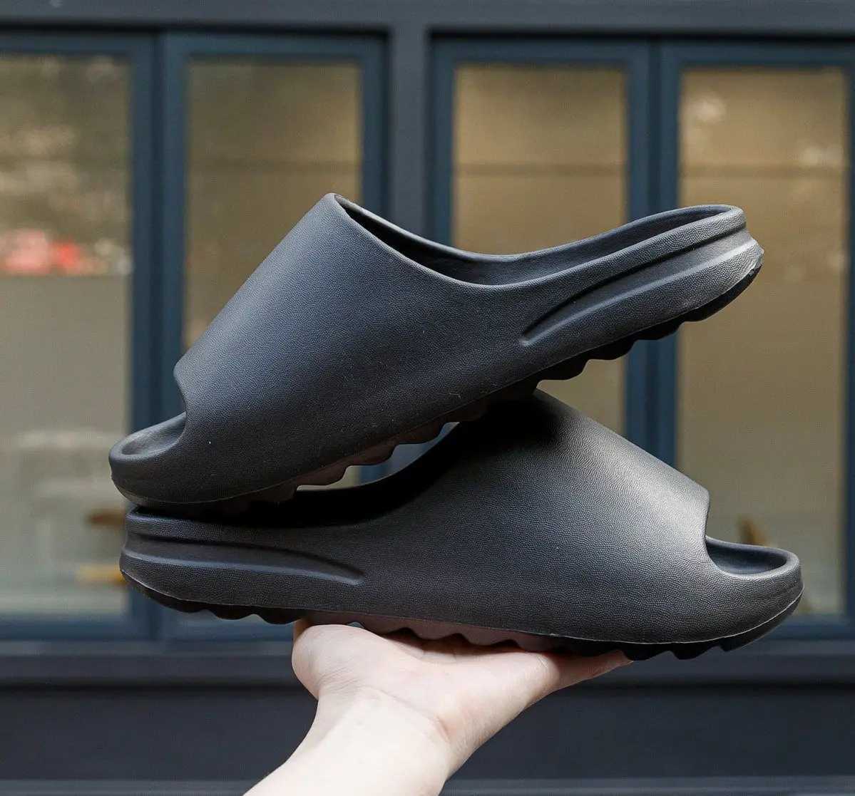 Comwarm New Womens Fashion Summer Slippers Soft EVA Thick-soled Sandals Bathroom Slides Non-slip Beach Slides Coconut SlippersXJ250704