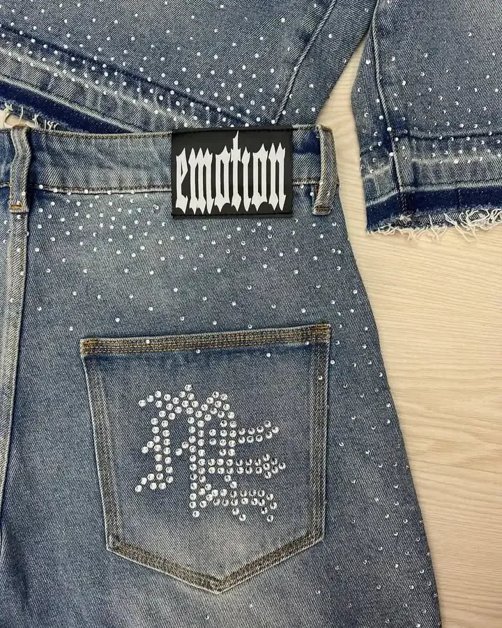 Retro Studded Lettering Denim Shorts Y2K Jeans for Mens and Womens Hip Hop Vintage Washed Blue Baggy Over The Knee Pants 250628