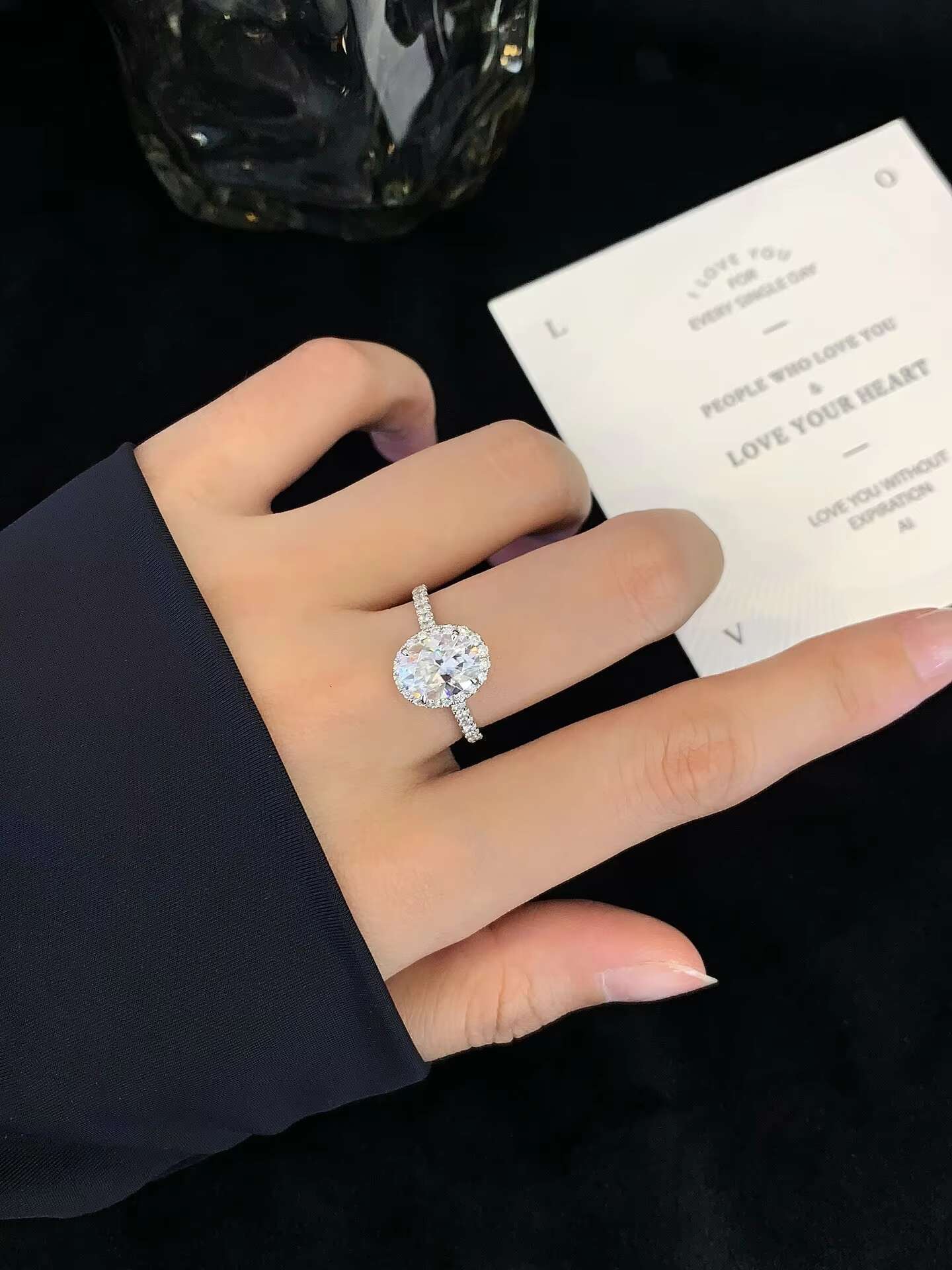 Trendy 18K White Gold 2CT D VVS Oval Cut Moissanite Diamond Women Jewelry Eternity Promise Ring for Engagement Wedding