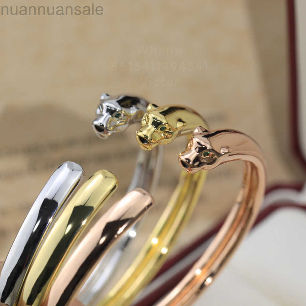 Charm panthere bangle bangle for woman Leopard head designer Emerald Gold plated 18K T0P quality Smooth surface European size jewelry fashion 002